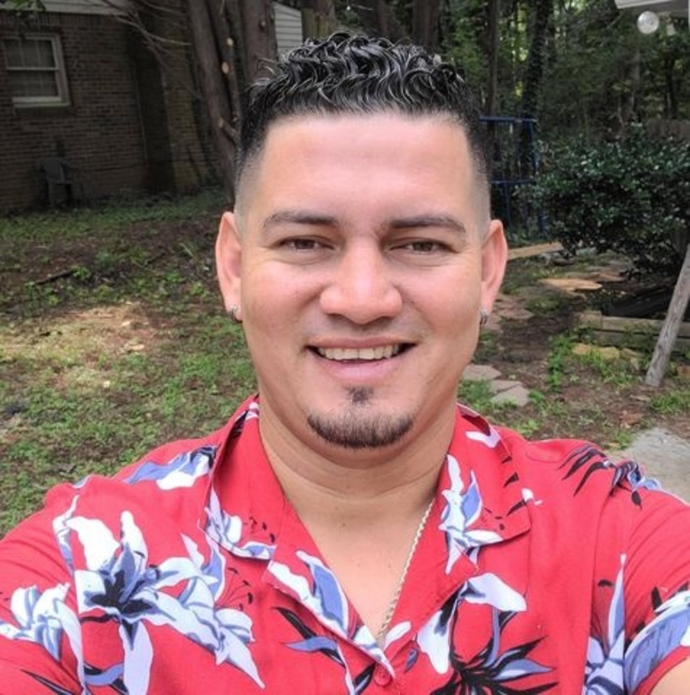 Meet your Posher, Yalil